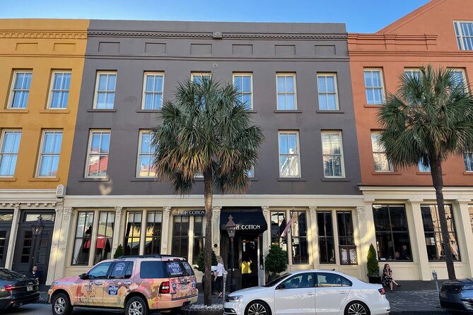 300 Years of War and Peacetime in Charleston: A Self-Guided Audio Tour - Pineapple Fountain and a Symbol of Southern Welcome