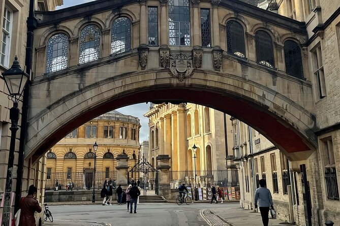 A Guide to the City of Dreaming Spires: A Self-Guided Audio Tour of Oxford - The Bridge of Sighs and the city’s most photographed views