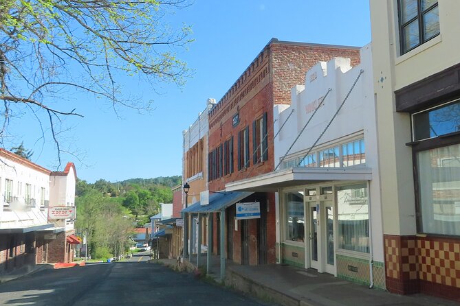 A Highway 49 Drive: A Self-Guided Audio Tour from Jackson to Angels Camp - Starting in Jackson, where Gold Rush stories begin