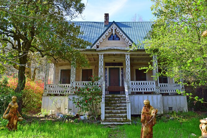 A Highway 49 Drive: A Self-Guided Audio Tour from Placerville to Jackson - Sutter Creek and the surviving mine story