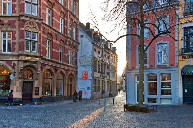 Aachen Scavenger Hunt and Highlights Self Guided Audio Tour - Couven Museum and Puppenbrunnen