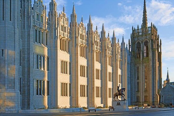 Aberdeen's Union Street: A Self-Guided Audio Tour - Meeting the Wallace statue
