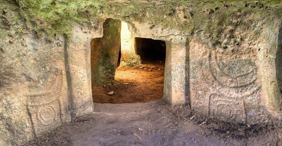 Alghero: Anghelu Ruju Necropolis with Audio Guides - Getting your bearings without frustration