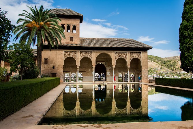 Alhambra and Nasrid Palaces Ticket with Audioguide - How useful is the audio guide?
