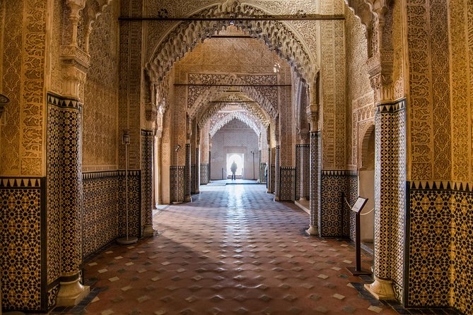 Alhambra and Nasrid Palaces Ticket with Audioguide - Identification, walking, and weather