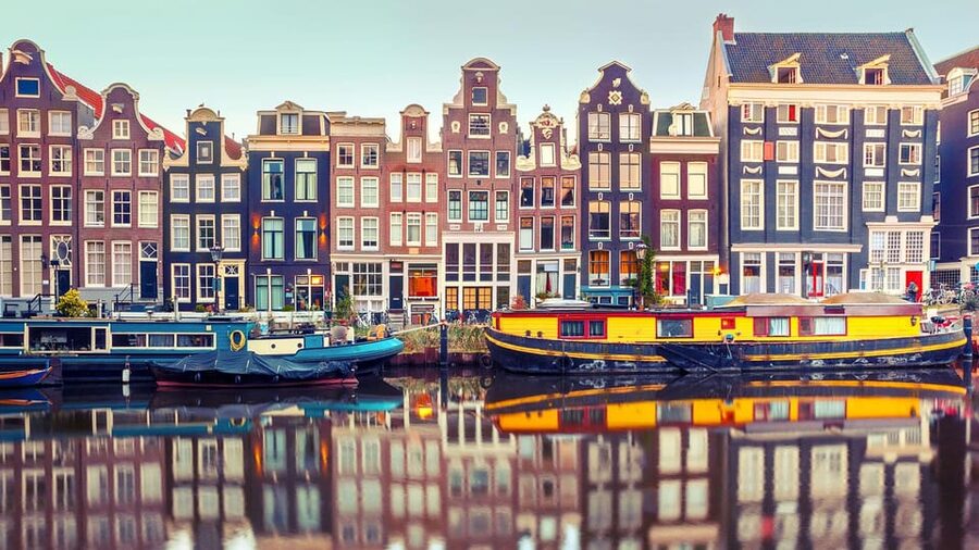 Amsterdam Audioguide - TravelMate app for your smartphone - Amsterdam’s canals and the city introduction