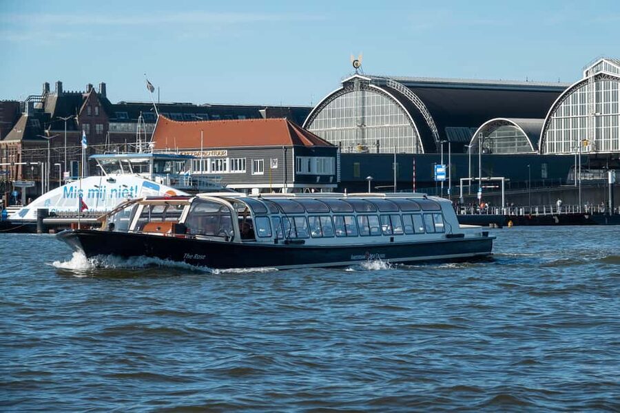 Amsterdam: Canal Cruise with Live Commentary & Audio Guide - The Amstel and the famous bridges