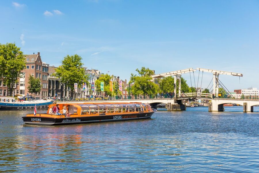 Amsterdam: City Centre Canal Cruise including Audioguide - Key points to know before you board