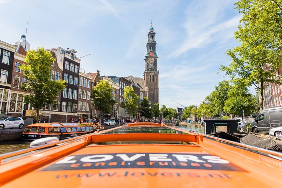 Amsterdam: City Centre Canal Cruise including Audioguide - Comfort, queues, and the real time commitment