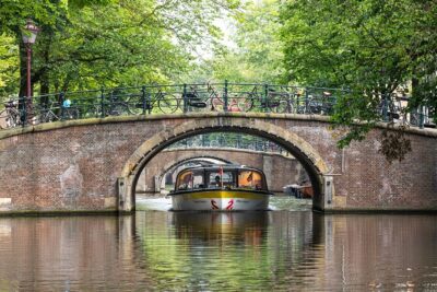 Amsterdam City Centre Cruise on heated boat with Audioguide