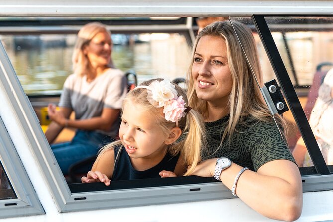 Amsterdam City Centre Cruise on heated boat with Audioguide - Is $14.86 good value?
