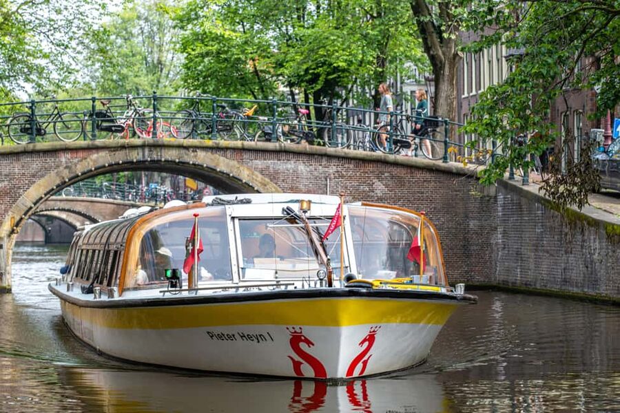 Amsterdam: Heated Canal Cruise Including Audioguide - Key points to know before boarding