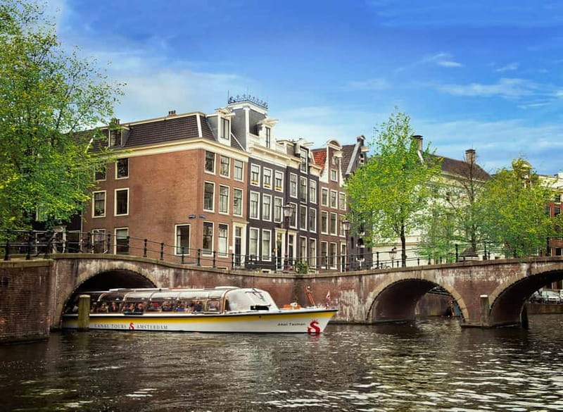 Amsterdam: Heated Canal Cruise Including Audioguide - Passing the Anne Frank House