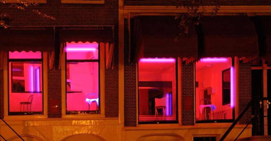 Amsterdam: Red Light District 1-hour Smartphone Audio Tour - Café In’t Aepjen and Amsterdam’s sailor past