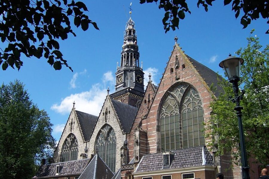 Amsterdam: Red Light District 1-hour Smartphone Audio Tour - Ons’ Lieve Heer op Solder and the quieter side of the route