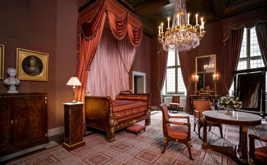Amsterdam: Royal Palace Entry Ticket + Audio guide - Louis Napoleon’s Furniture, Clocks, and Chandeliers