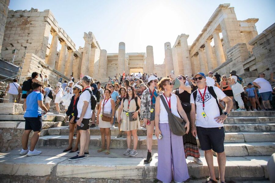 Athens: Acropolis Guided Walking Tour & Plaka Audio Tour - Thirty minutes with the Parthenon