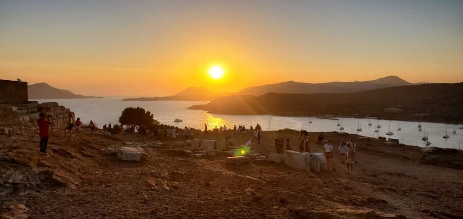Athens: Cape Sounio & Poseidon Temple Trip with Audio Guide - Arriving at Cape Sounion and the Temple