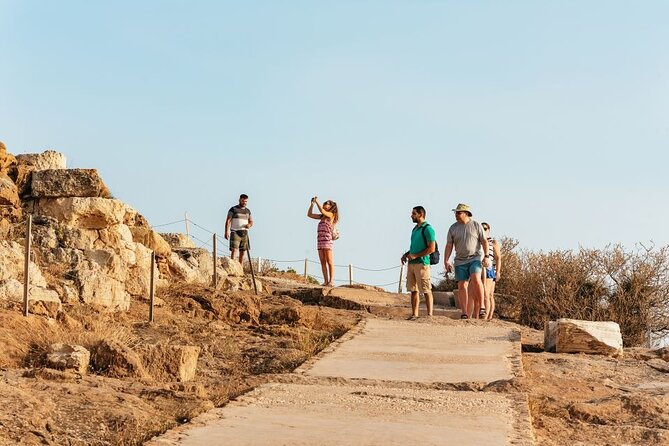 Athens: Cape Sounion and Poseidon Temple Sunset with Audio Guide - What the archaeologist guide adds