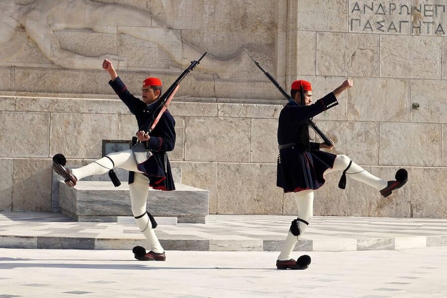 Athens: Hop-On-Hop-Off & Acropolis & Acropolis Mus.& 3 audio - How the audio tours affect the experience