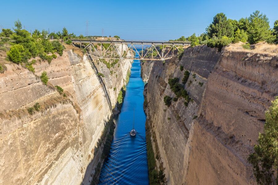 Athens: Peloponnese Highlights Day Trip and V.R. Audio Guide - Morning pickup and the road out of Athens