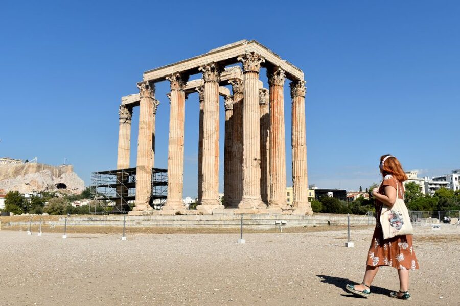 Athens: Temple of Olympian Zeus Ticket and Audio Tour - How the phone tour works in practice