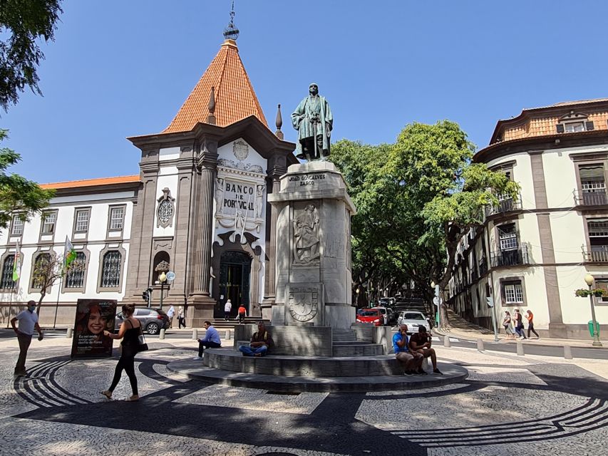 Audio Guide Citywalk Funchal for Cruise Guests - The boulevard and Funchal Cathedral