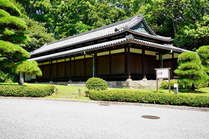 Audio Guide Tour in The East Gardens of the Imperial Palace - Why the East Gardens make a good audio tour setting