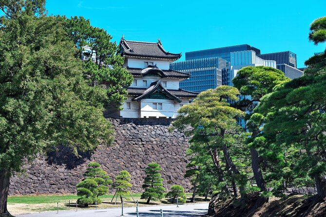 Audio Guide Tour in The East Gardens of the Imperial Palace - Starting near Palace Hotel Tokyo