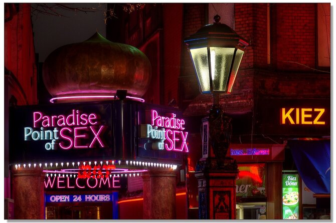 Audio Guide Tour Saint Pauli - Seeing the Reeperbahn beyond its neon signs