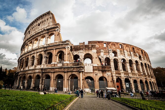Audio Guided Tour - Colosseum, Roman Forum and Palatine Hill - Walking through the Roman Forum