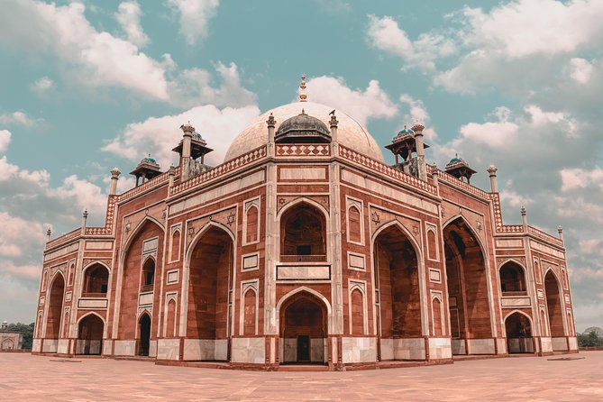 Audio Guided Walk of Humayun's Tomb & Nizammudin Basti, Delhi on HopOn India App - Starting at Sabz Burj and finding your bearings