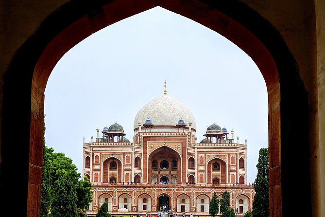 Audio Guided Walk of Humayun's Tomb & Nizammudin Basti, Delhi on HopOn India App - The first hour inside Humayun’s Tomb