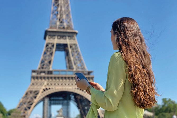 Audio tour + Hop-On-Hop-Off Bus Tour - Stop 1: Eiffel Tower and Quai Branly
