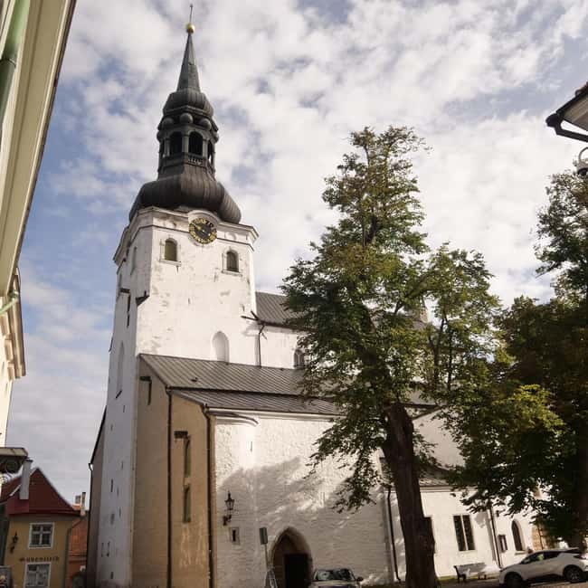 Audio Tour of the Toompea Hill (Cathedral Hill) in Tallinn - How the 38-sight route works on your phone