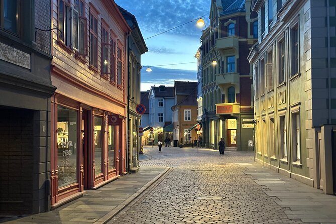 Audio Walking Tour in Bergen Famous Ghosts Location - The old town hall and its grim dungeon story