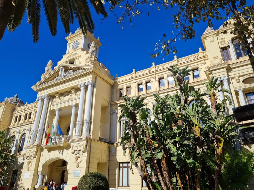 Audioguide City Walk Malaga for cruises (German & English) - What is not included