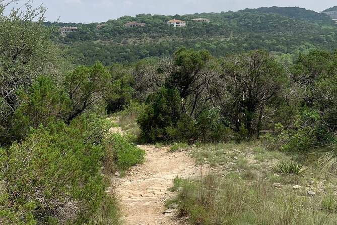Austin Self-Guided Driving & Walking Audio Tour Guide - How the GPS audio app works in practice