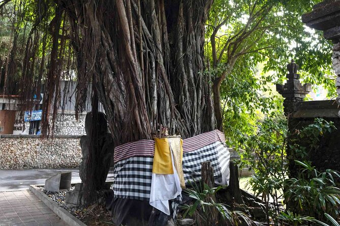 Backlanes and Hidden Sites: A Self-Guided Audio Tour in Seminyak - Markets, Crafts, and the Seminyak Flea Market