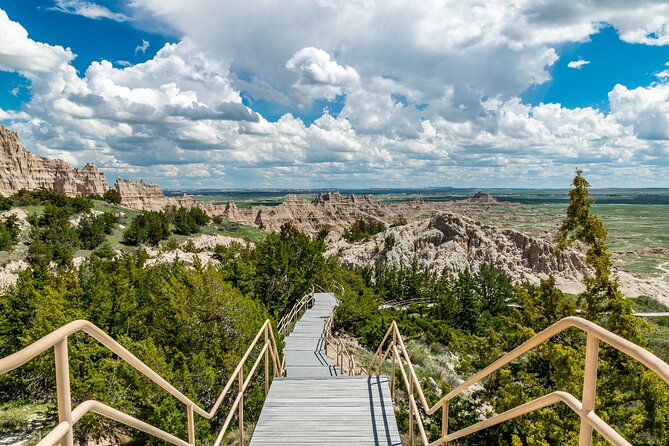 Badlands and Mount Rushmore Self-Guided Audio Tour Bundle - History becomes harder at Big Badlands