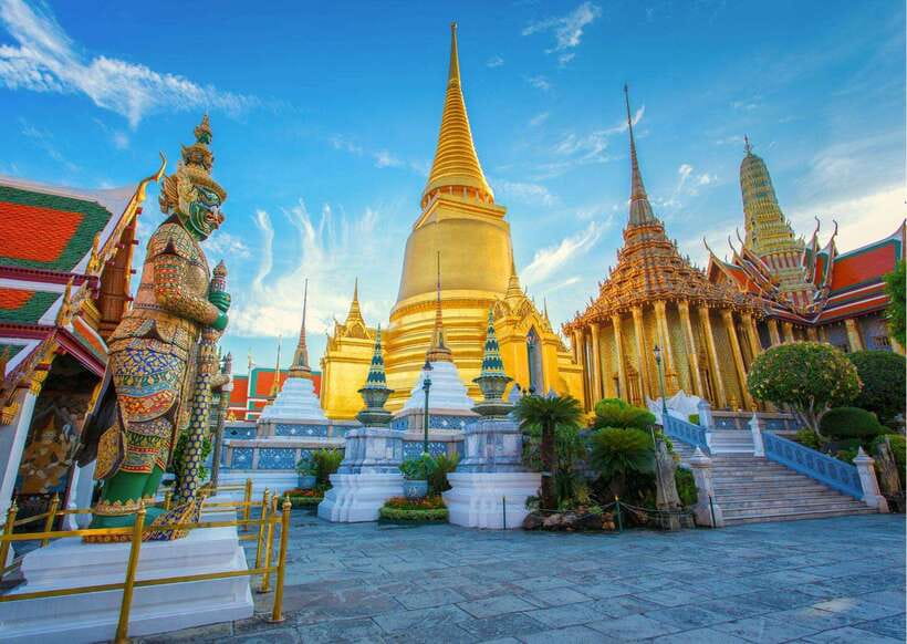 Bangkok: Grand Palace & Emerald Buddha Entry with Audioguide - The Khon performance at Sala Chalermkrung Royal Theater