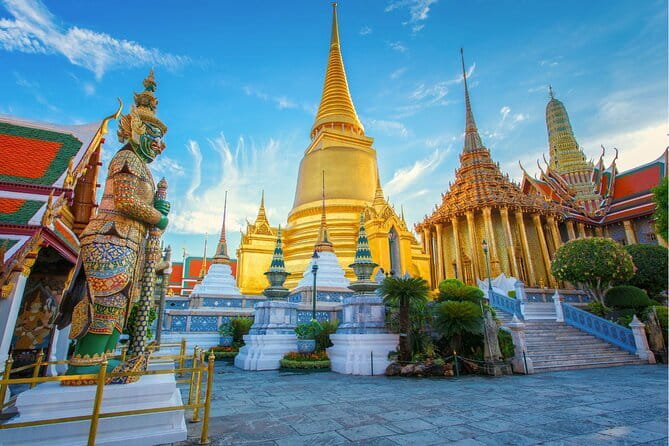 Bangkok Grand Palace & Emerald Buddha Flexible Entry with Audio - Meeting the Emerald Buddha in the Temple of the Emerald Buddha