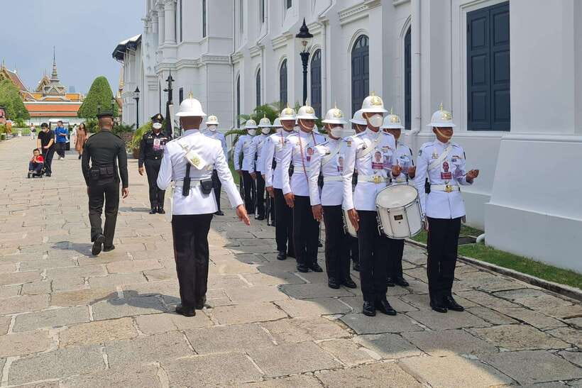 Bangkok Grand Palace & Emerald Buddha Flexible Pass w/ Audio - Timing, Dress, and Practical Rules