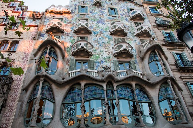Barcelona: Casa Batllo Timed Entrance Ticket with Audio Guide - Why Casa Batlló is more than a pretty façade