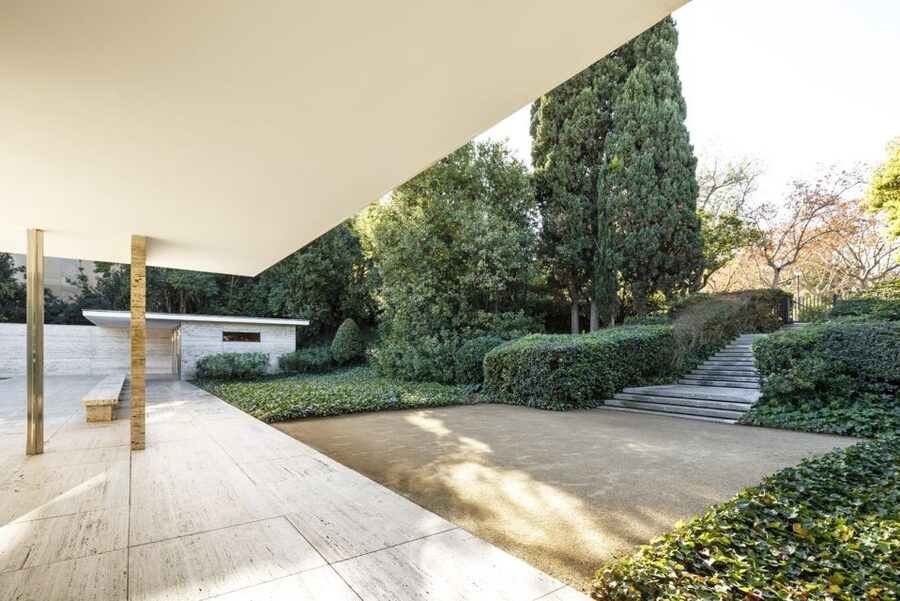 Barcelona: Mies van der Rohe Pavilion Ticket and Audio Guide - The nearby nature trail and the wider setting
