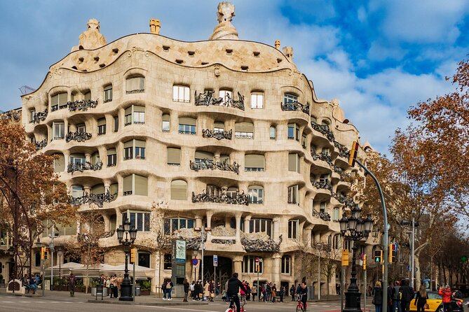 Barcelona: Reserved Entrance to Casa Mila (La Pedrera) with Audio - How long to stay inside Casa Mila