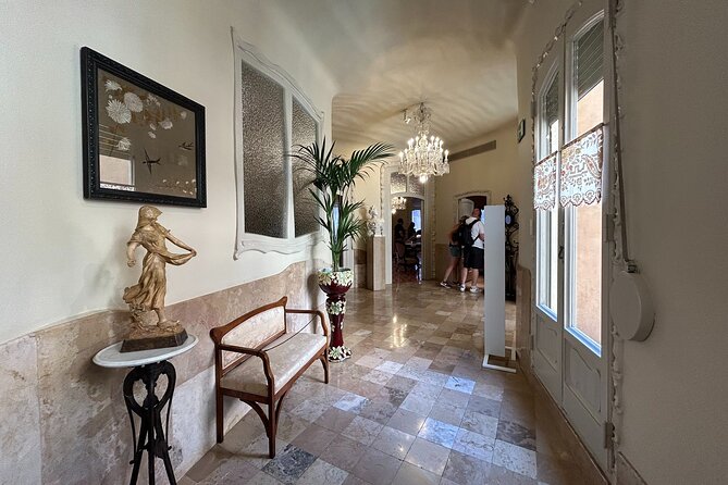Barcelona: Reserved Entrance to Casa Mila (La Pedrera) with Audio - The closure problem is worth taking seriously