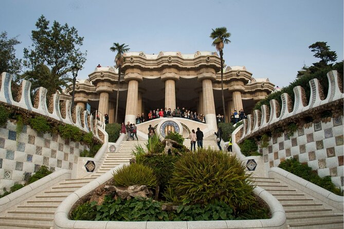 Barcelona: Reserved Group Entrance to Park Güell with Audio Guide - Walking time, steps, and what to wear