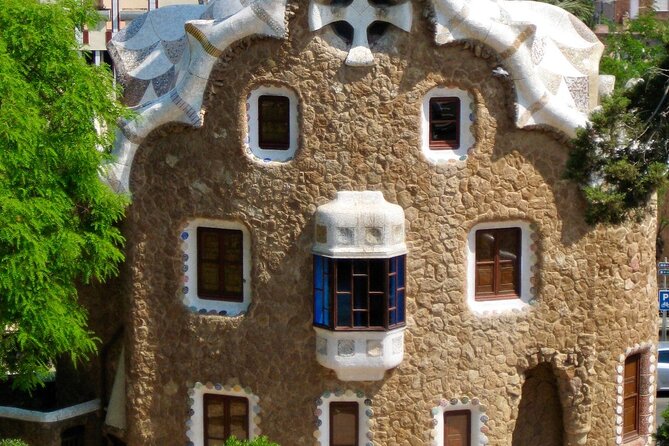 Barcelona Self-Guided Audio Tour - Passeig de Gràcia and Gaudí’s headline buildings