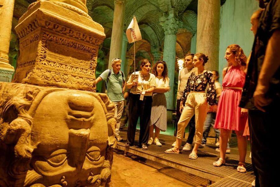 Basilica Cistern Guided Tour & Blue Mosque Audio Guide - What the 30-minute guided tour adds